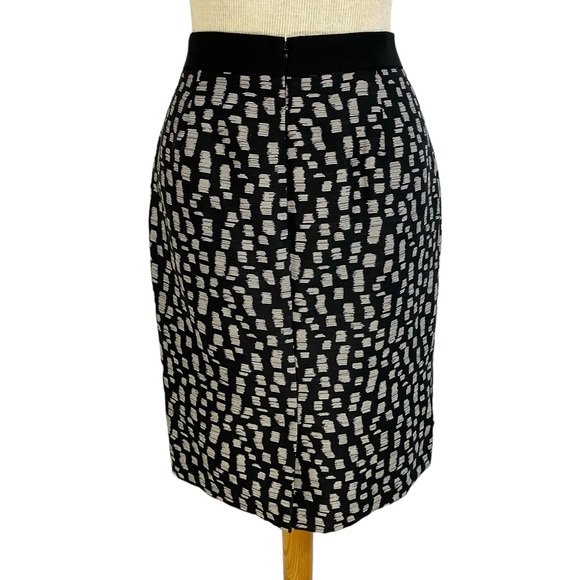 Classiques Entier Sz 4 Black and Gray Abstract Skirt - Picture 7 of 10